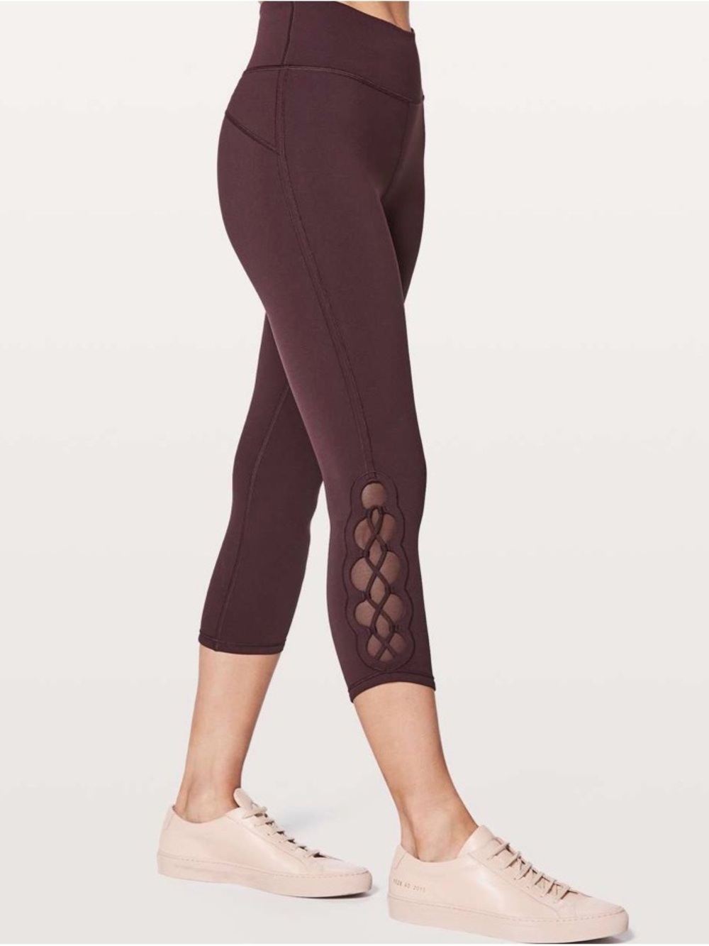 LULULEMON EUC SIZE 4 TIED TO IT CROP 21”/ Black cherry